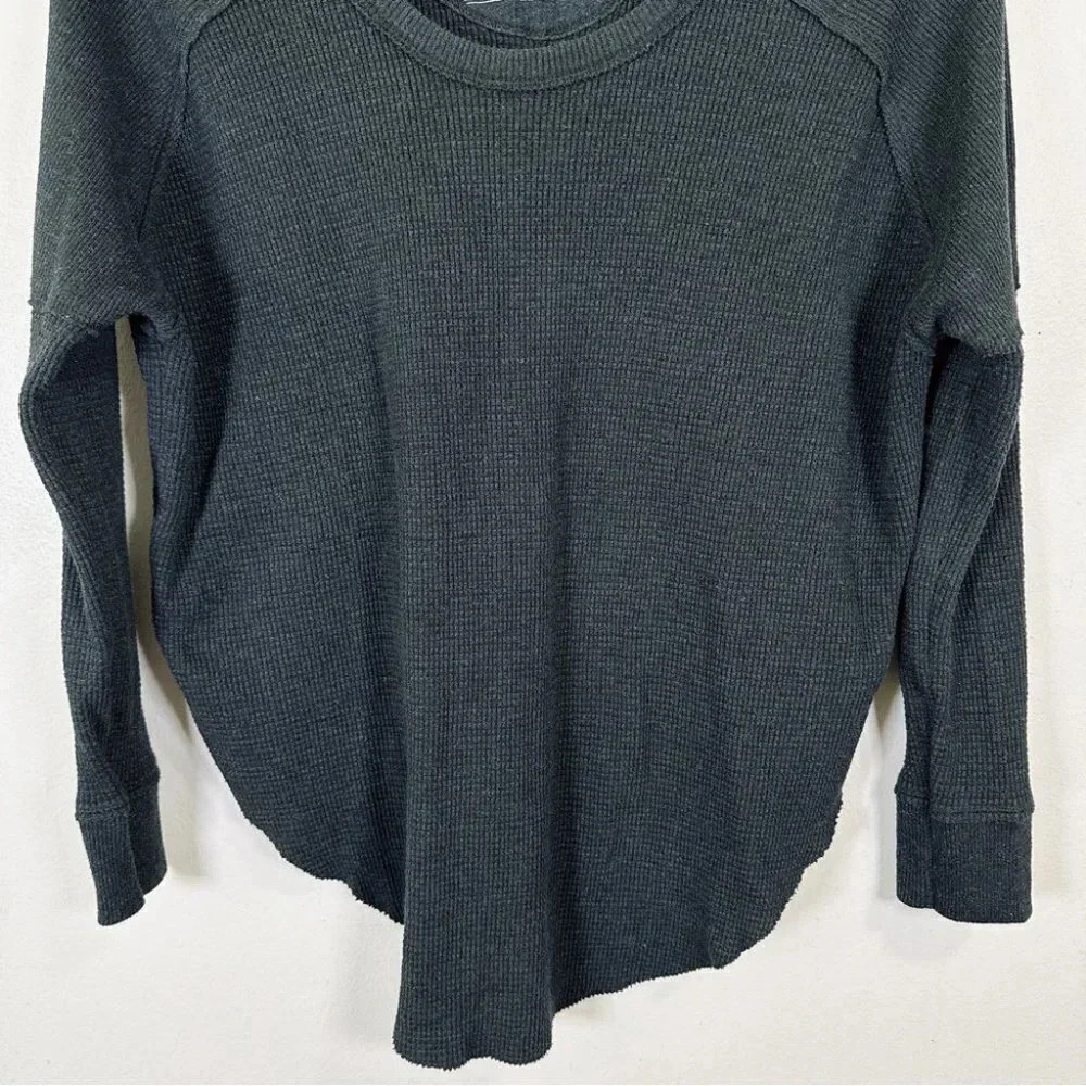 Aritzia Tna Alder Long Sleeve Tshirt  Black Color - Picture 4 of 13